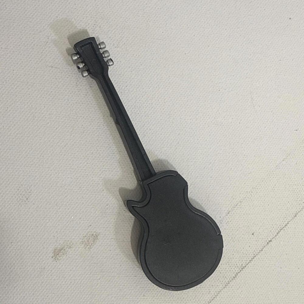 Vintage Bratz Rock Angelz Cloe Guitar Black Red Silver Rose Thorns Flowers Snake - Picture 5 of 6